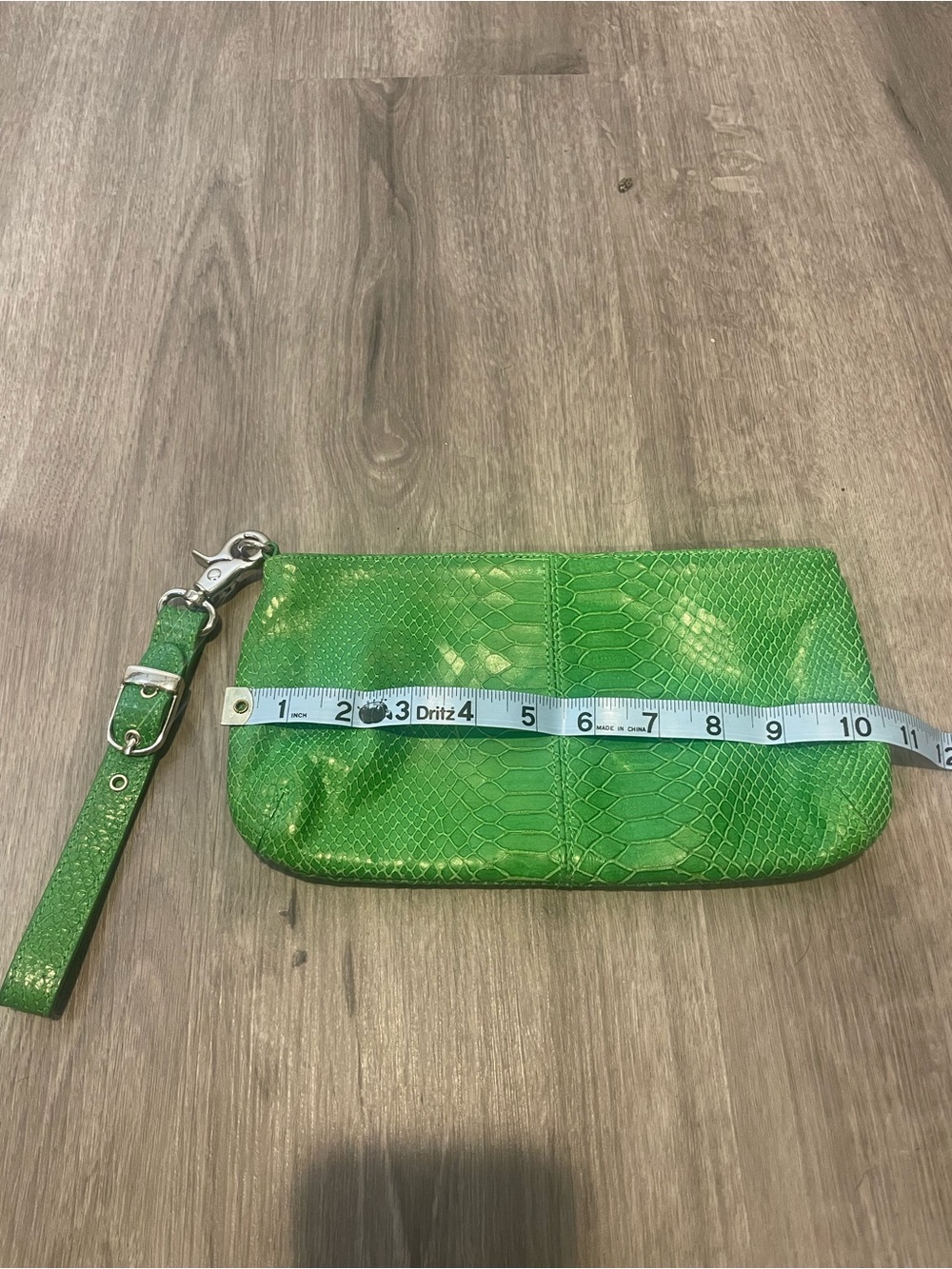 Tignanello Green Snake-Embossed Leather Wristlet Clutch - Picture 3 of 5